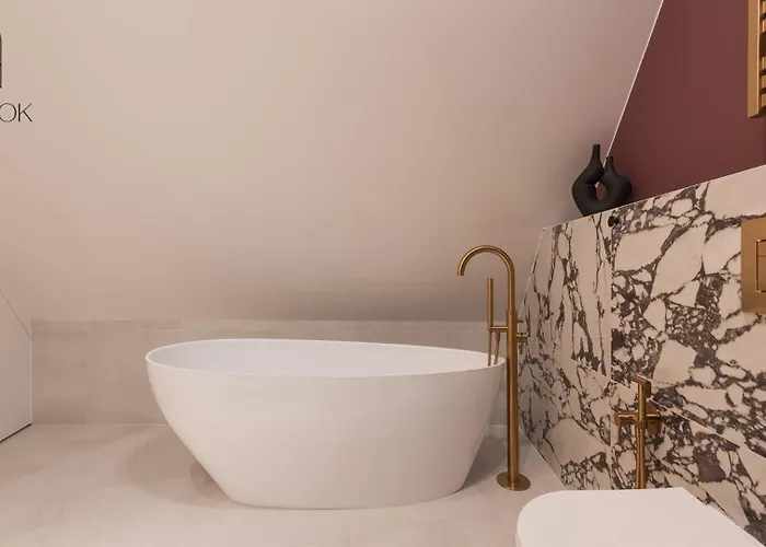 Flatbook - Granaria Ii Old Town *